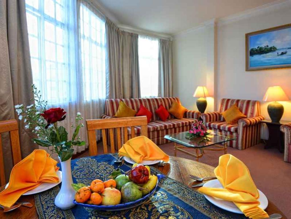 Holiday Villa Hotel City Centre Phnom Penh Esterno foto