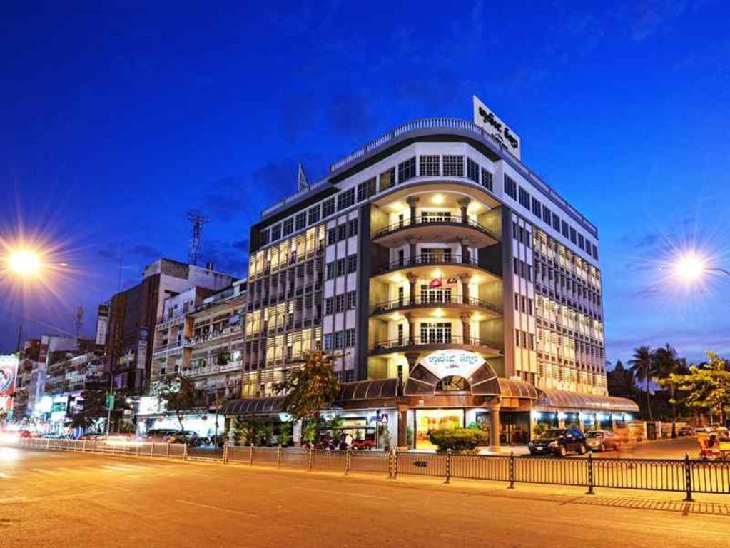 Holiday Villa Hotel City Centre Phnom Penh Esterno foto