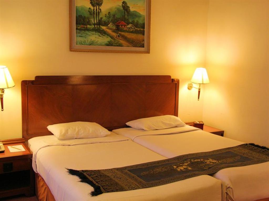 Holiday Villa Hotel City Centre Phnom Penh Camera foto